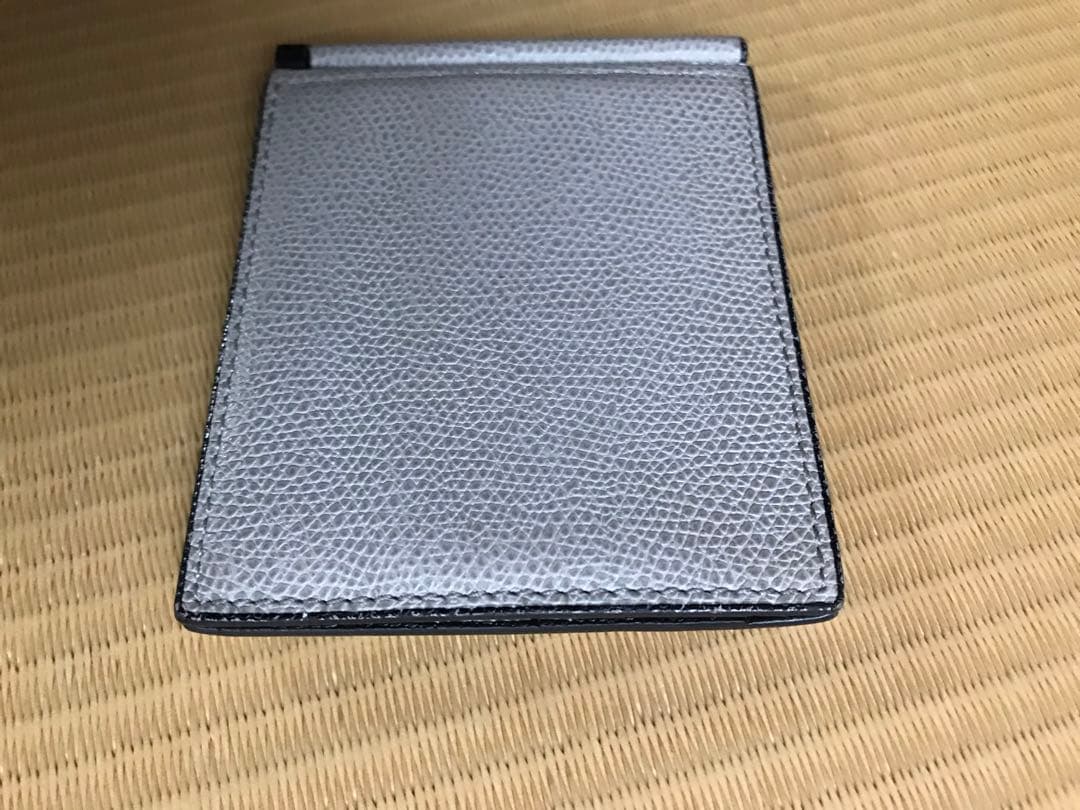 ヴァレクストラ　Valextra マネークリップ　カード入れ6枚　グレーカラー