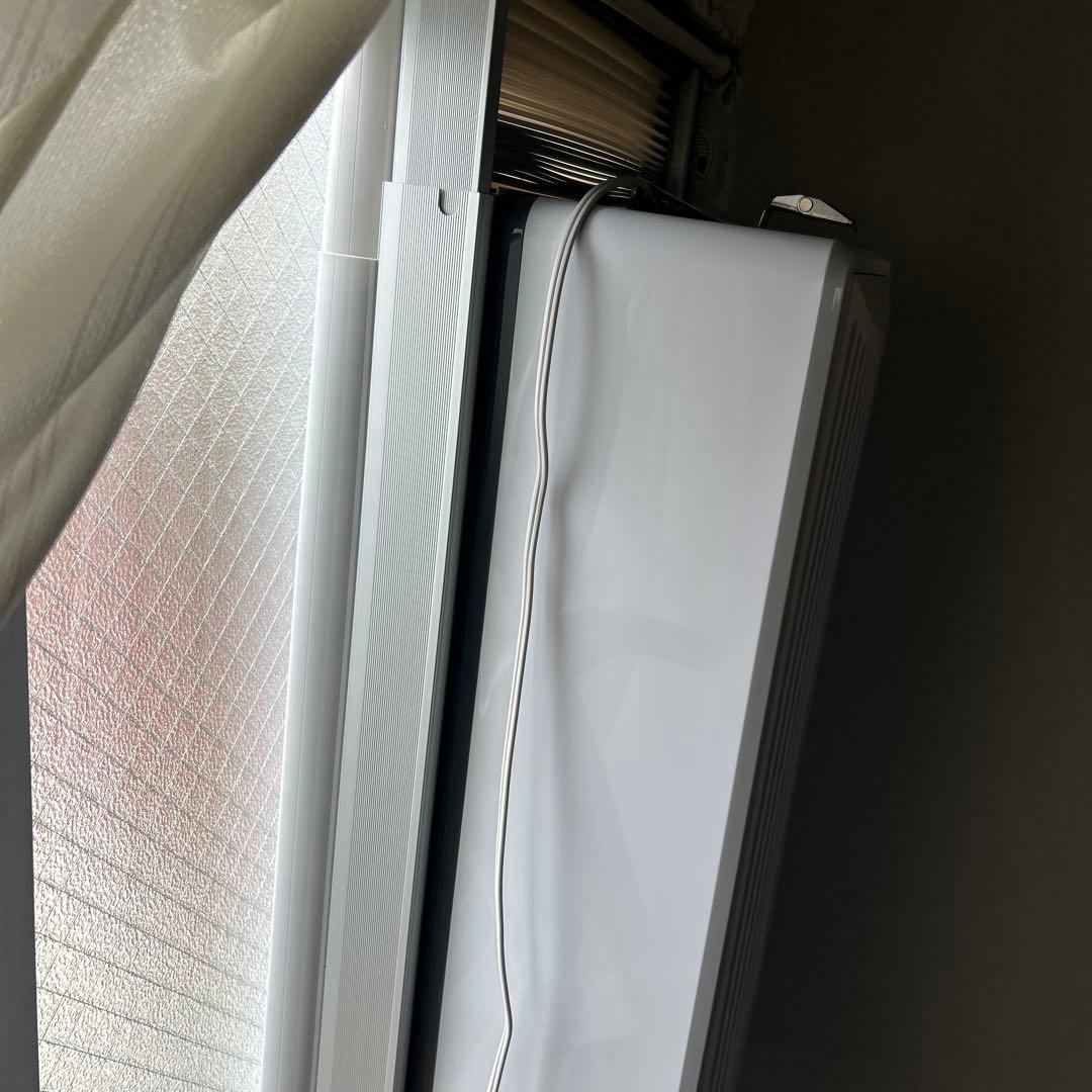 【KOIZUMI】 ルームエアコン KAW-1627 2023年製　取付枠セット