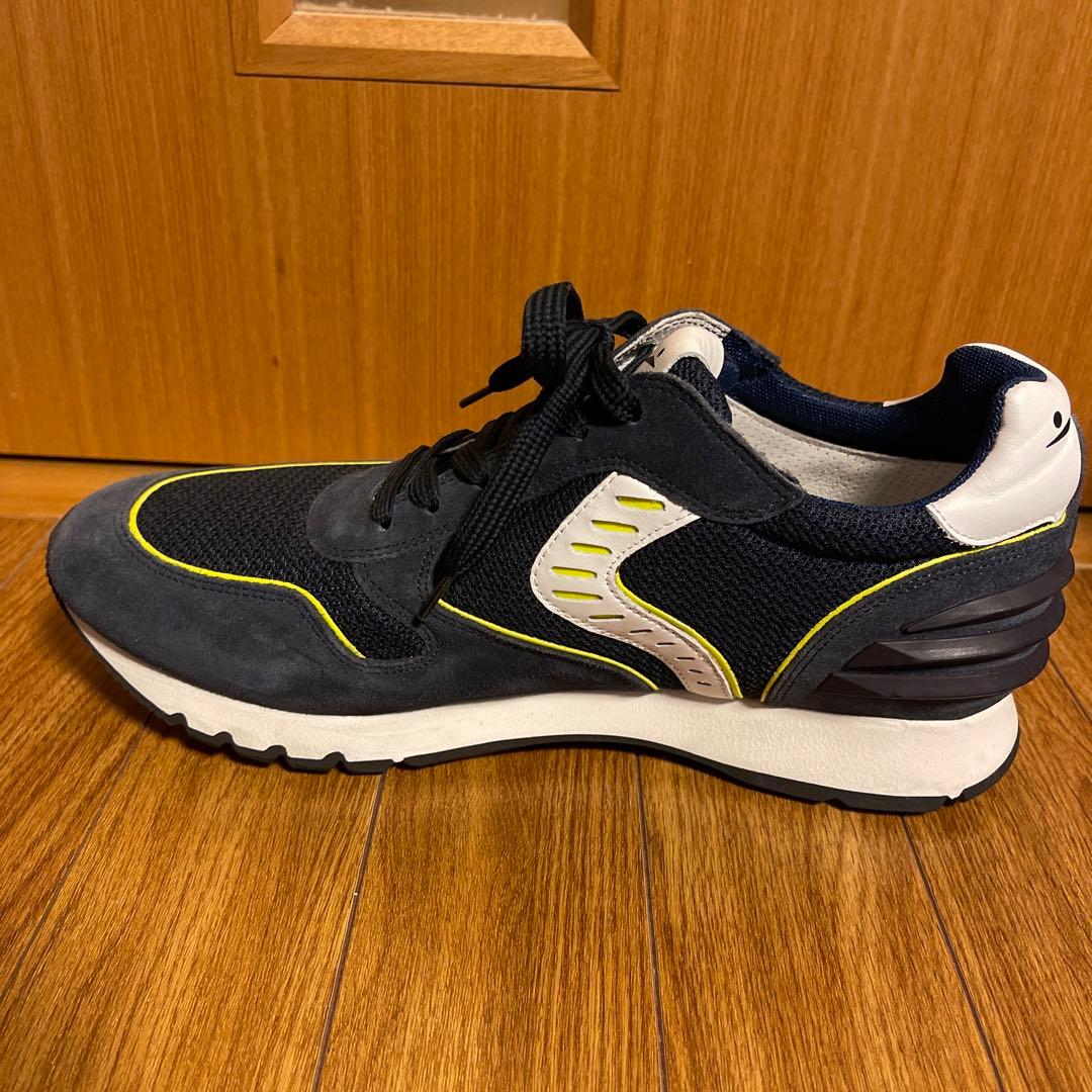 スニーカー　LIAM POWER