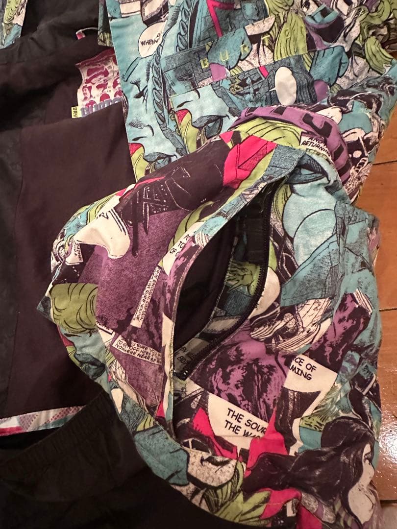 Burton コミックプリント スノーボードウェア 男性用　バートン　レディース