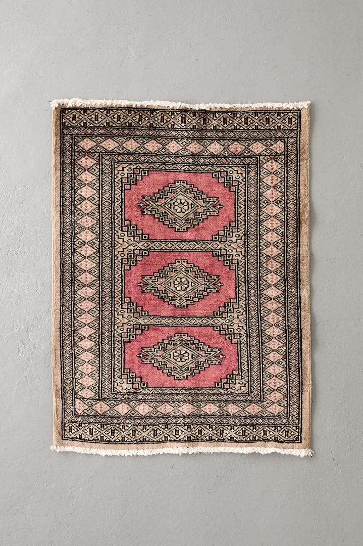 ヴィンテージラグ　トライバルラグ　パキスタン産（90×65cm）赤　ベージュ　黒