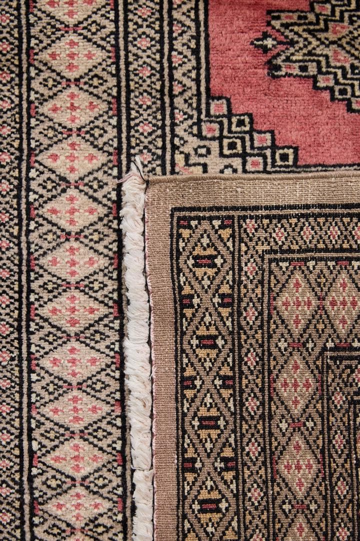 ヴィンテージラグ　トライバルラグ　パキスタン産（90×65cm）赤　ベージュ　黒