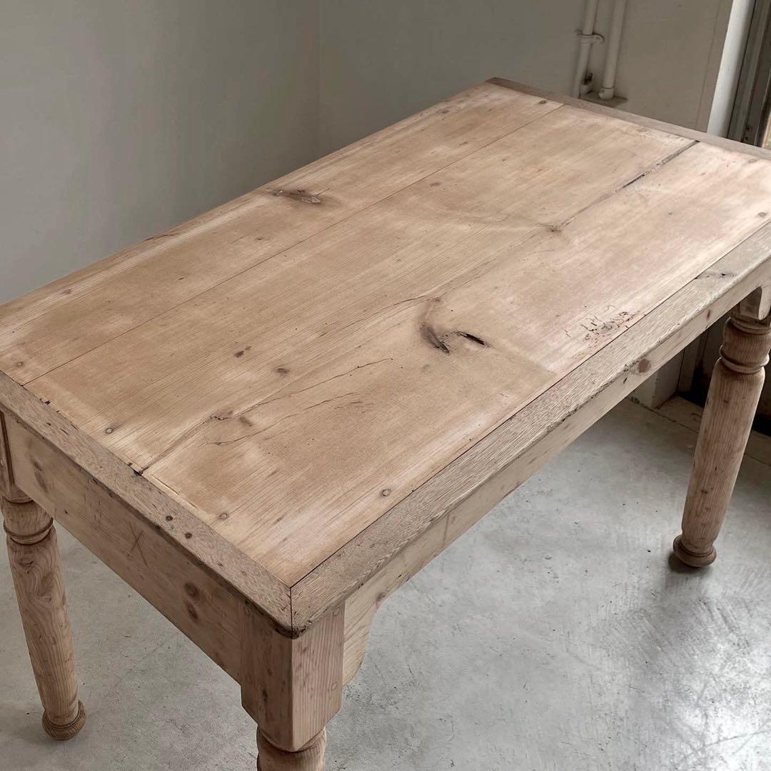 イギリスアンティーク　古いテーブル　ダイニングテーブル　作業台　机　古家具