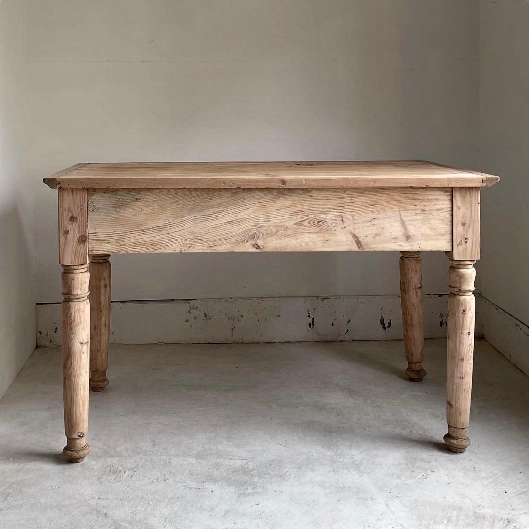 イギリスアンティーク　古いテーブル　ダイニングテーブル　作業台　机　古家具