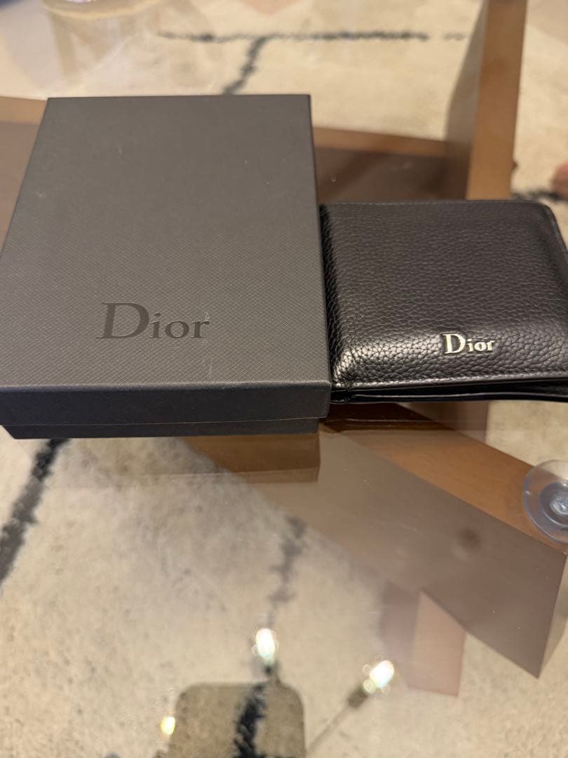 【即購入可】Dior 黒 レザー 二つ折り財布