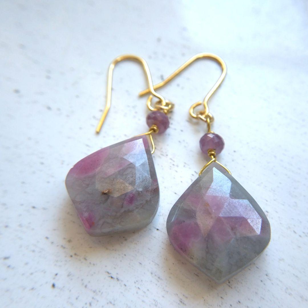 専用【A】ルビーインフェルドスパーとスタールビーのピアス