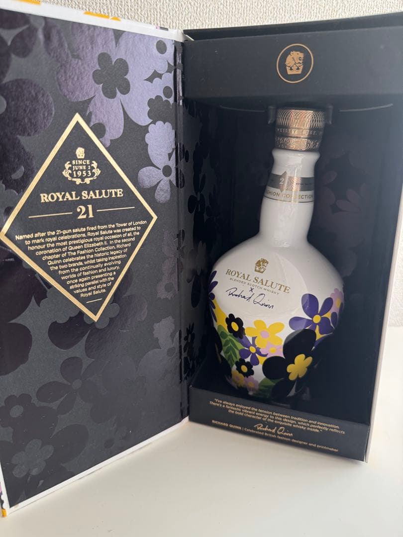  SALUTE 21年ファッションコレクション RichardQuan