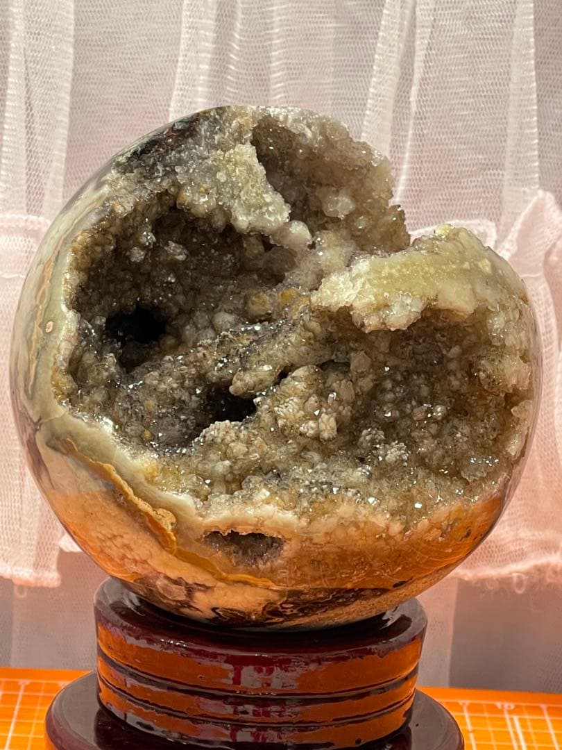 希少 金色　口笑原石（幸運水晶）台座付き　原石　天然石　原石　浄化