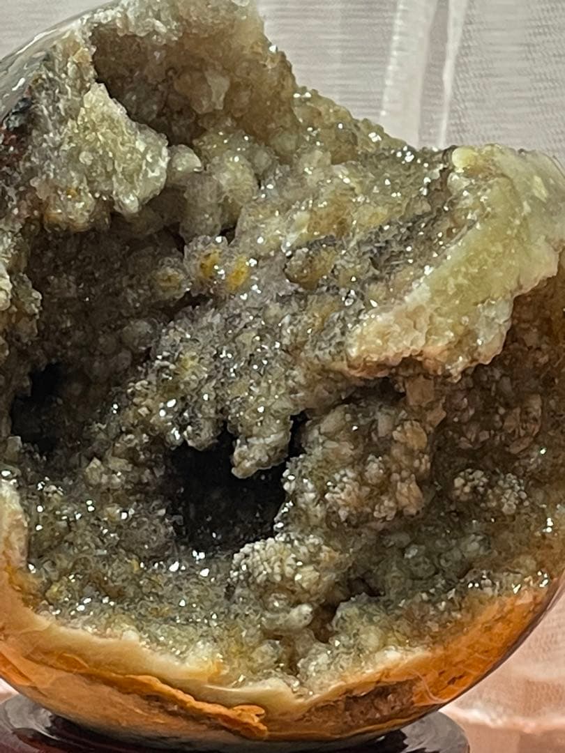 希少 金色　口笑原石（幸運水晶）台座付き　原石　天然石　原石　浄化