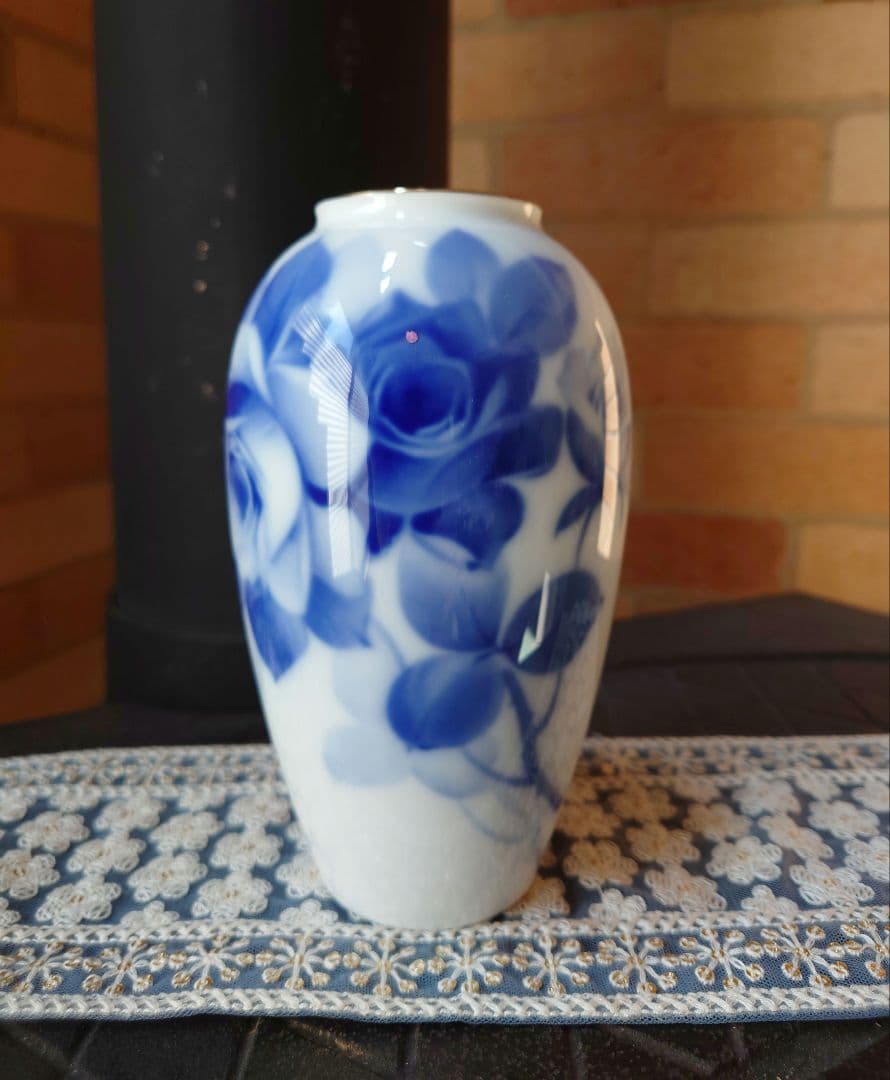 大倉陶園　ブルーローズ　小ぶりの花瓶　花びん　花生け　フラワーベース