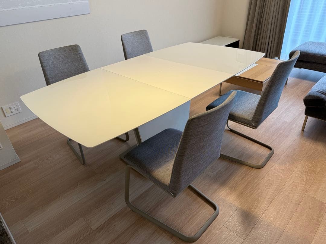 BoConcept（ボーコンセプト）ダイニングテーブルMILANOミラノ