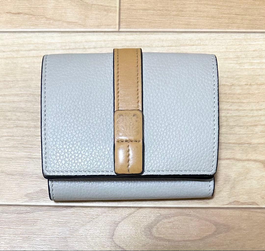 n*u様 ◇ロエベ◇アナグラム トライフォールド 三つ折り財布 ライトオーツ /