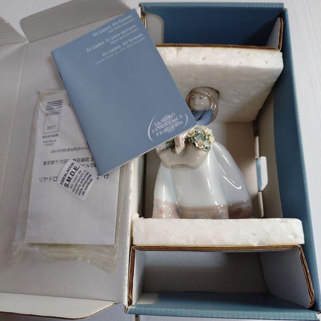 未使用 LLADRO リヤドロ 五月の花 箱付き ポーセリン　フィギュリン