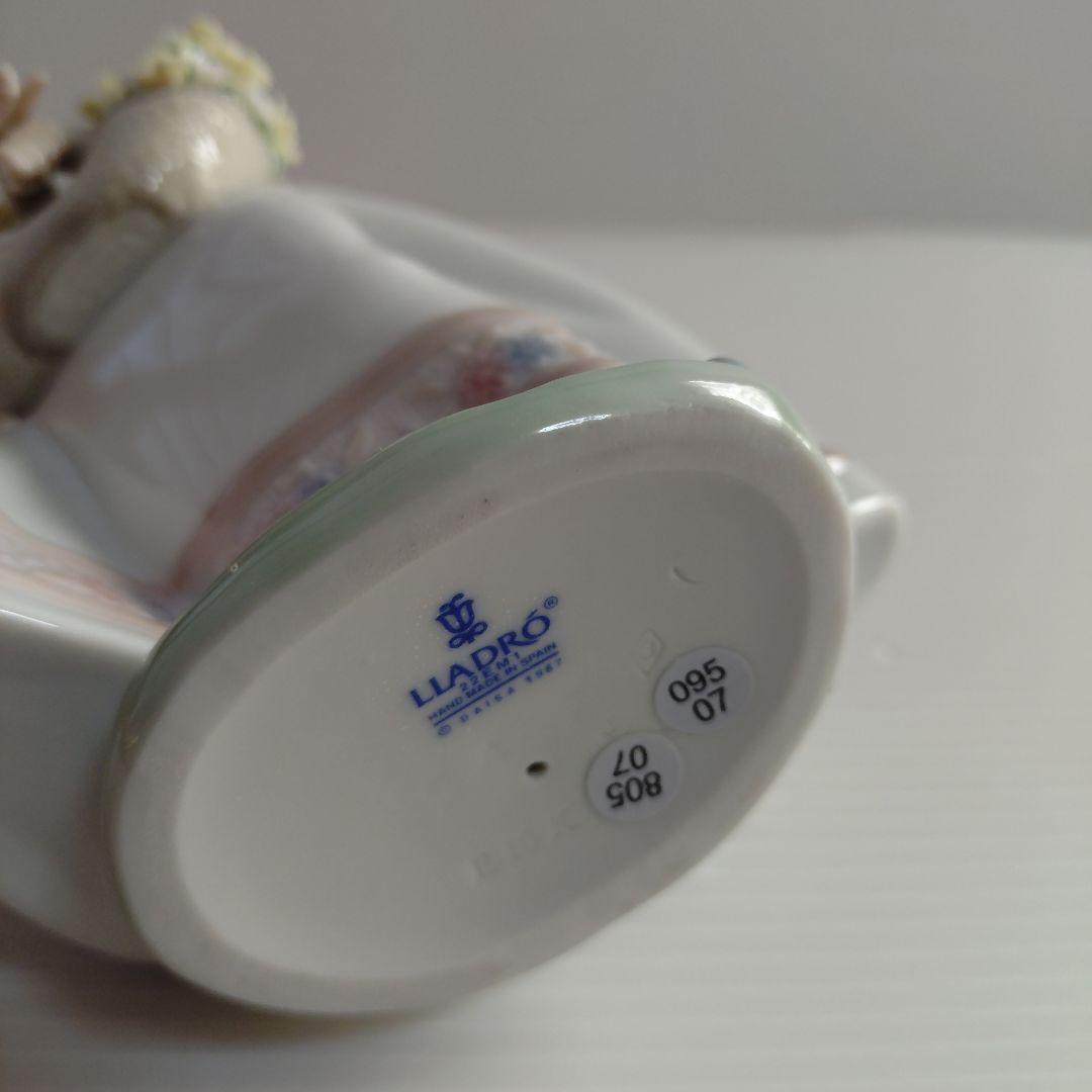 未使用 LLADRO リヤドロ 五月の花 箱付き ポーセリン　フィギュリン