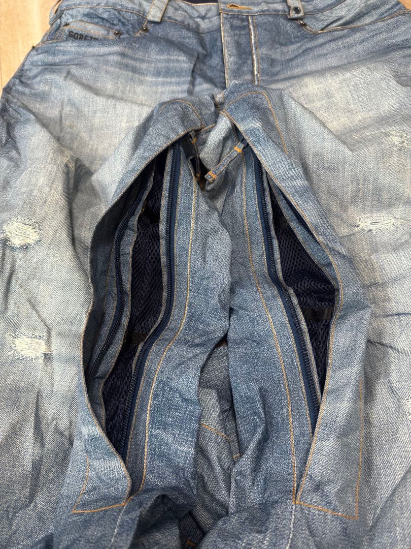 【美品】バートン BURTON GORE-TEX スノーボードパンツＬデニム柄