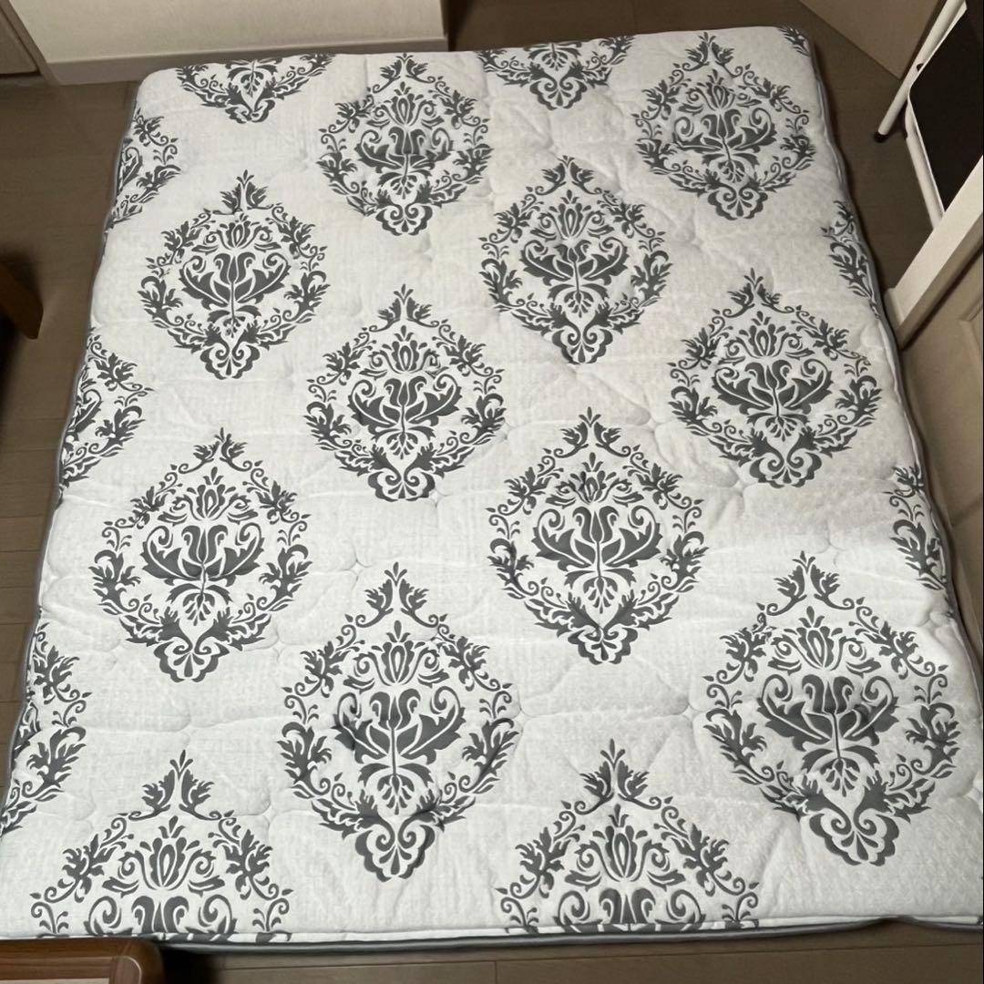 ニトリ未使用クィーンサイズ敷きパッド