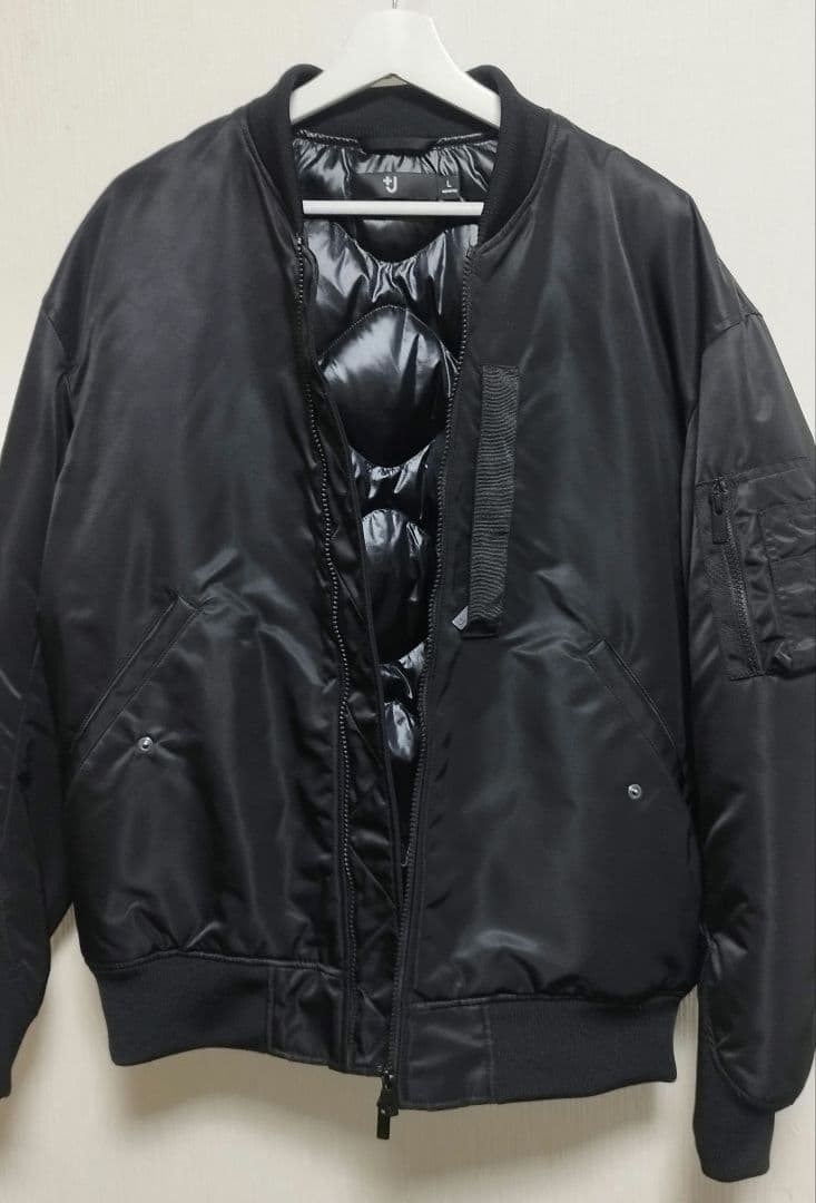 ユニクロ＋J ハイブリッドダウンオーバーサイズMA-1