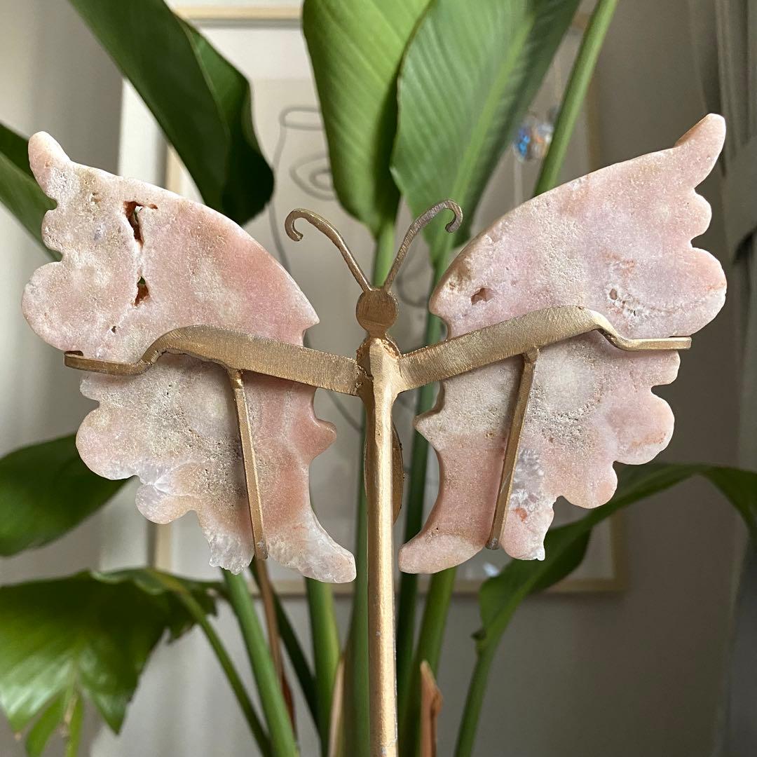 ★★★破格 最終特価【 ピンクアメジスト バタフライ 原石 台座付き 蝶