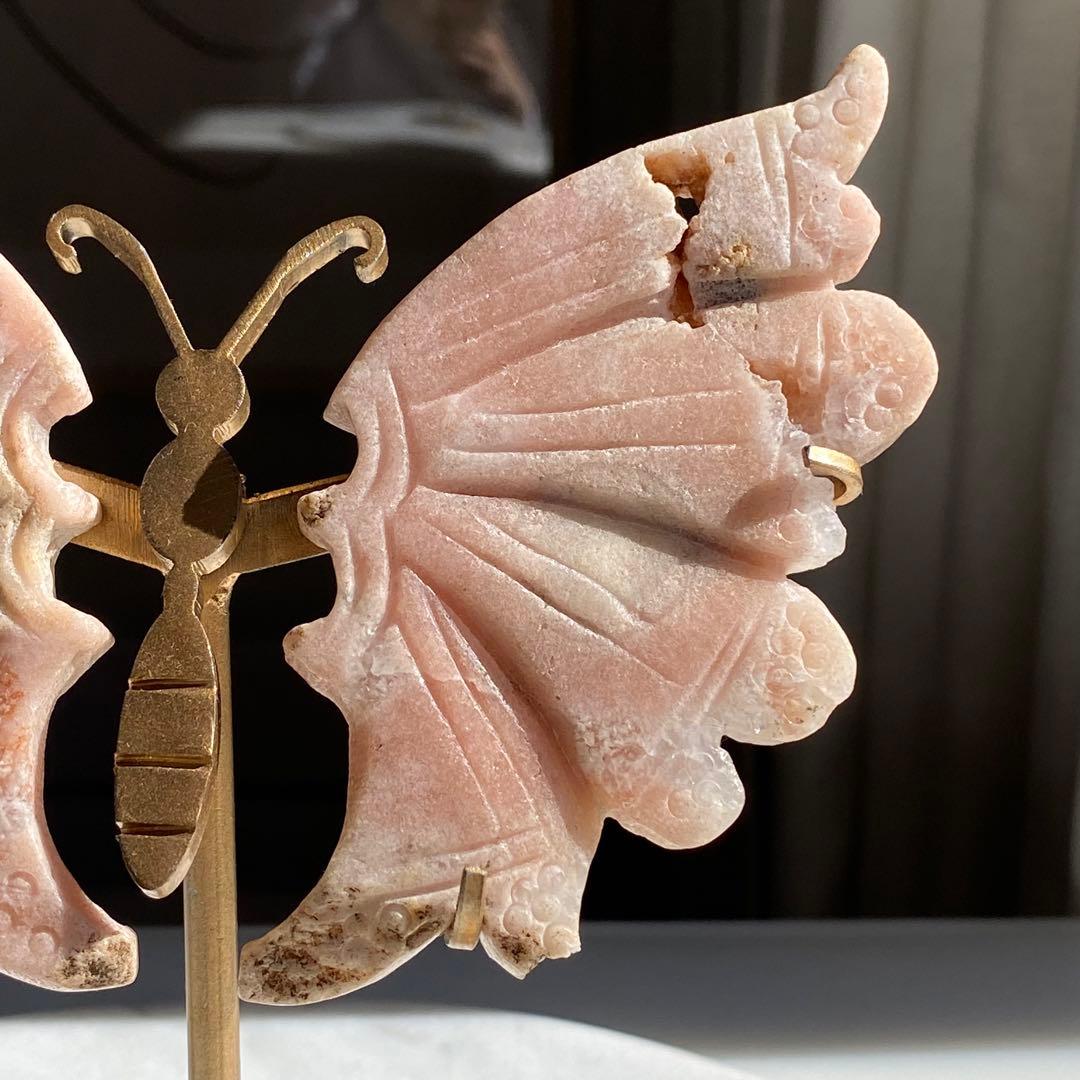 ★★★破格 最終特価【 ピンクアメジスト バタフライ 原石 台座付き 蝶