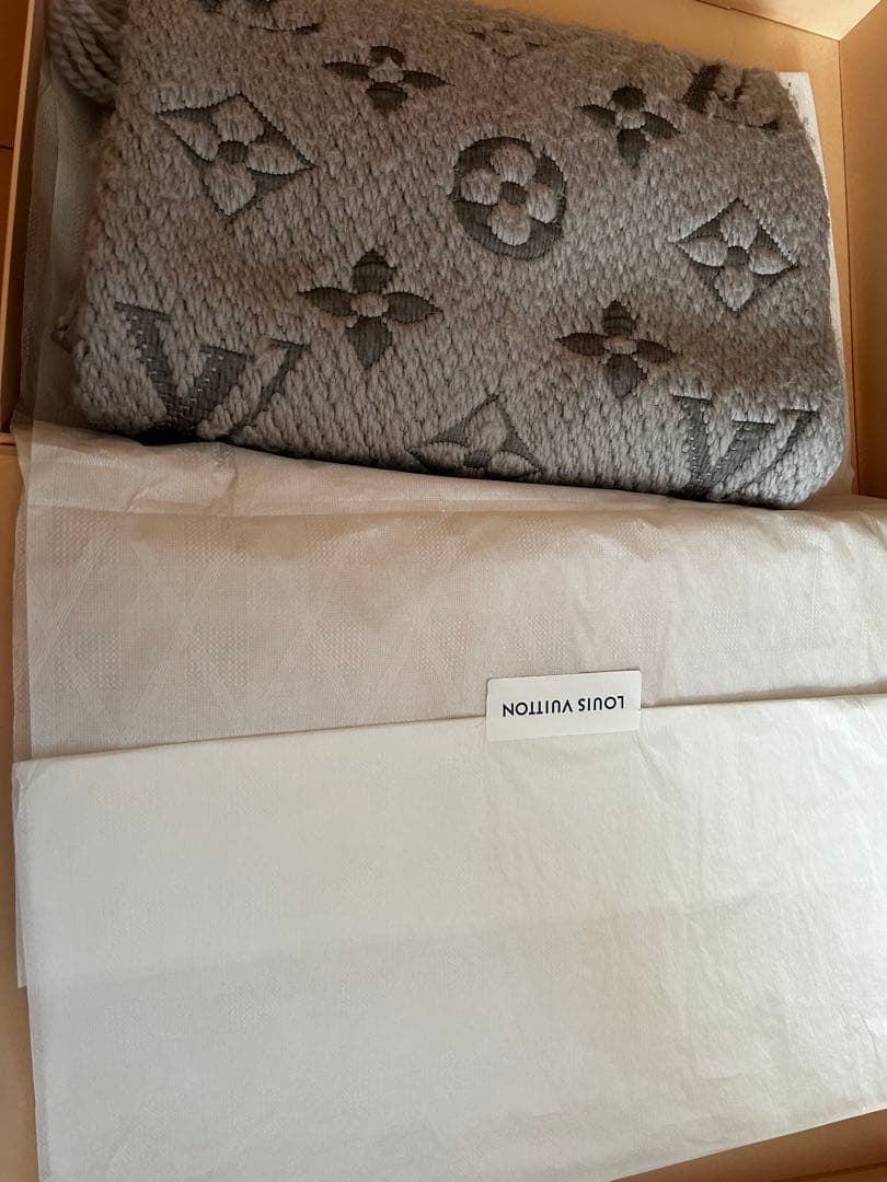 Louis Vuitton グレー マフラー 最安値