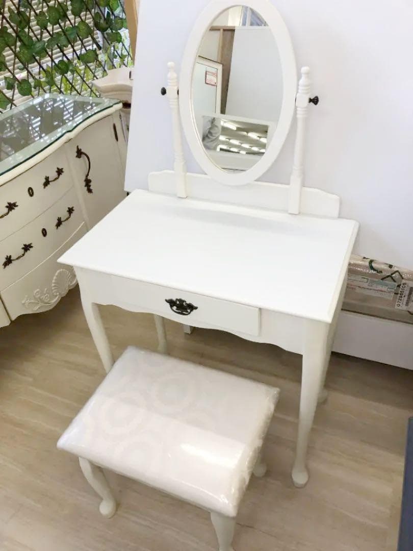ドレッサー　スツール付き　ホワイト　アンティーク　ロココ　猫脚　輸入インテリア