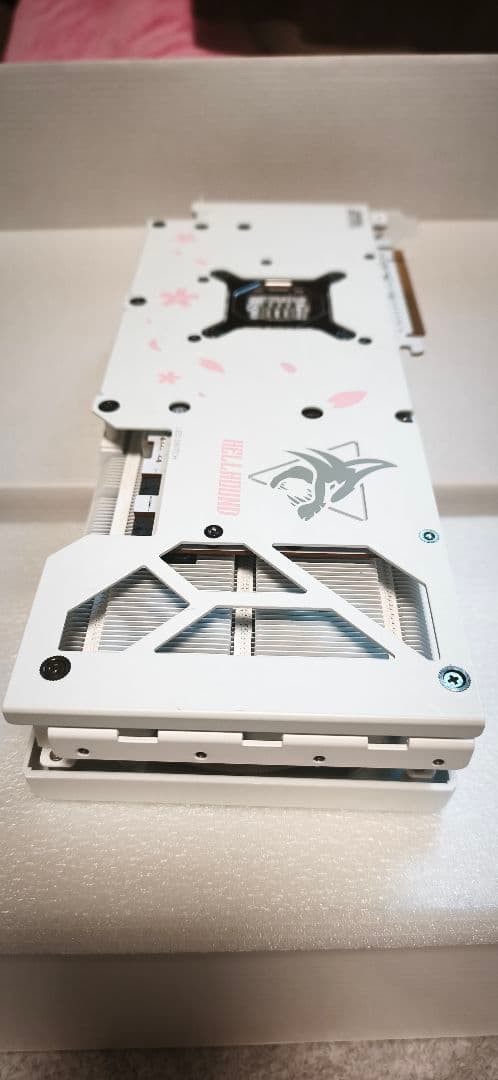 【中古品、おまけ付】powercolerRX7800XT SAKURA