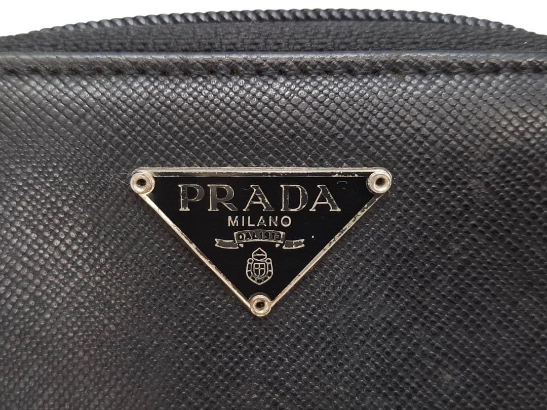 PRADA サフィアーノ ブラック ラウンドファスナーケース