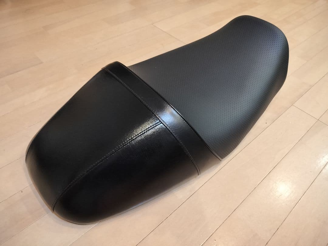 【値下げ】CB1100(SC65)用 デイトナ製 カフェレーサー シングルシート