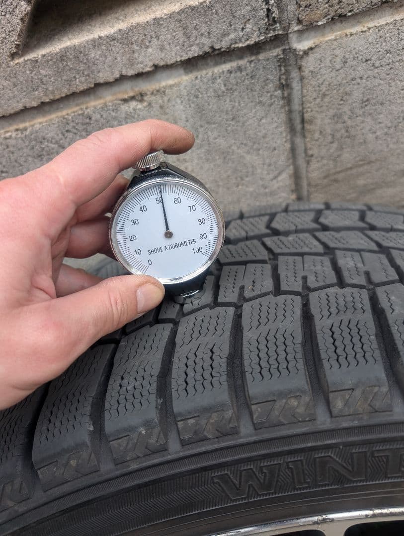 美品程度良好☆245/40R19スタッドレスタイヤ＆ホイール4本Vクラスw639