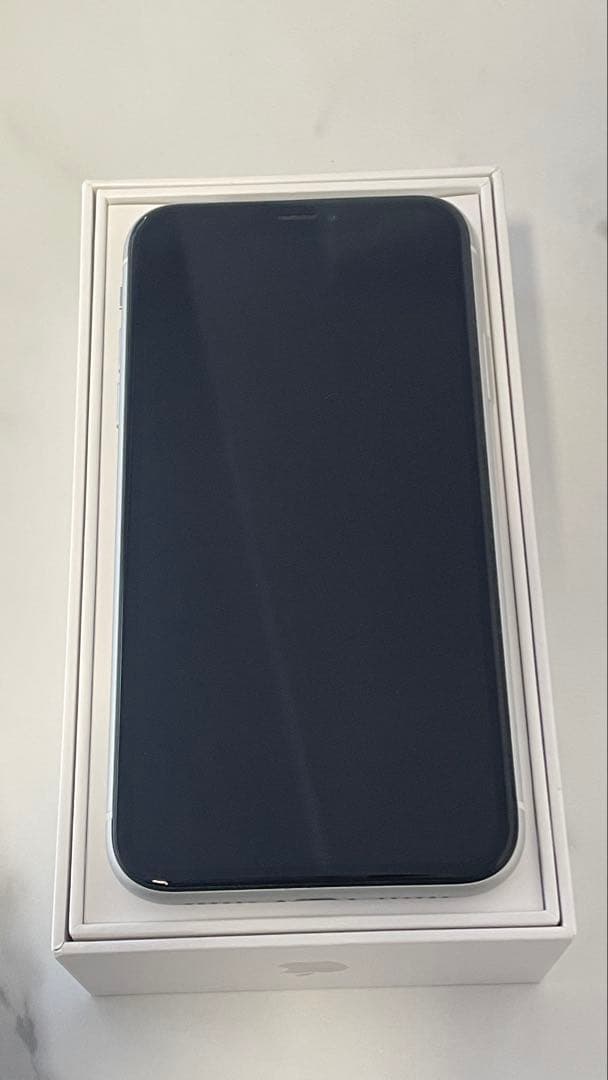 Apple iPhone XR SIMフリー　ホワイト 美品