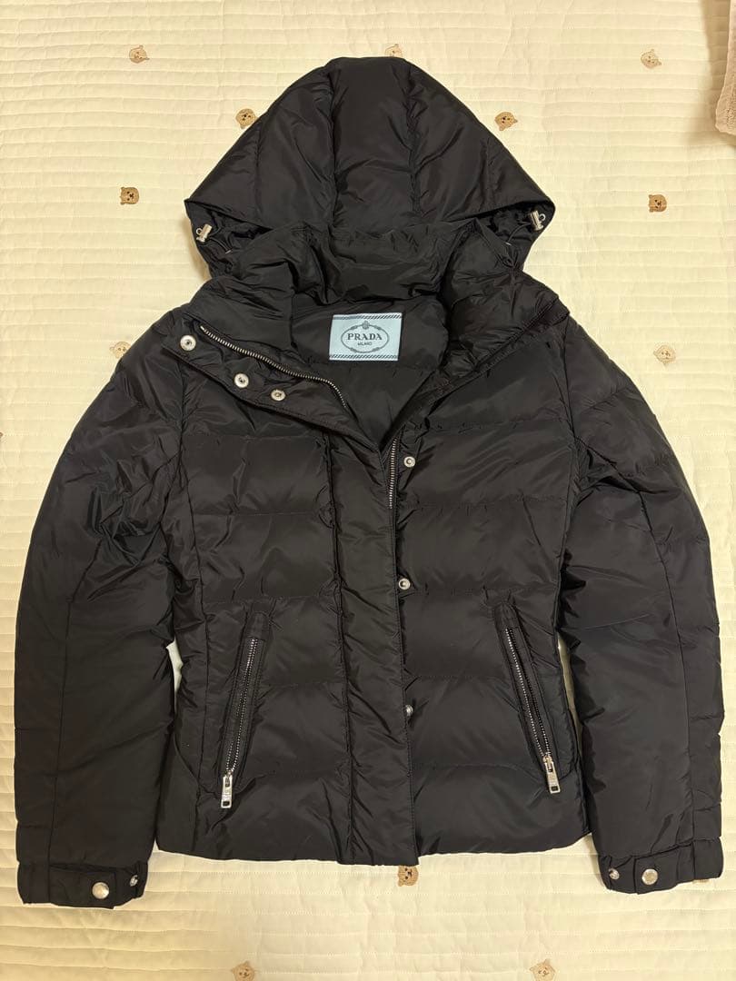 【2/7,8限定値下げ】PRADA 黒 ダウンジャケット 38
