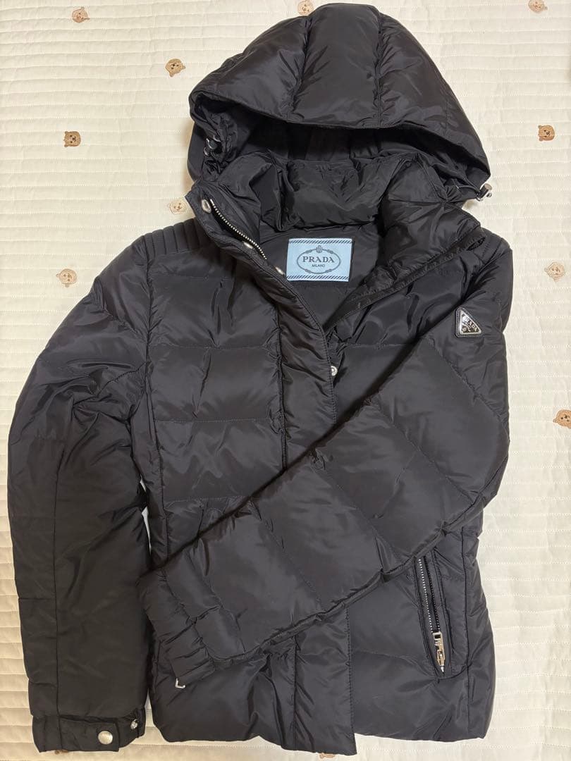 【2/7,8限定値下げ】PRADA 黒 ダウンジャケット 38