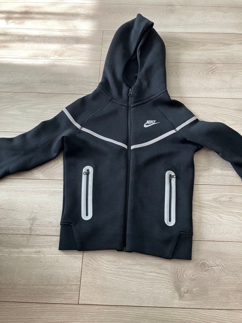 Teeshyn着用NIKEテックフリース反射S キッズ140 反射します