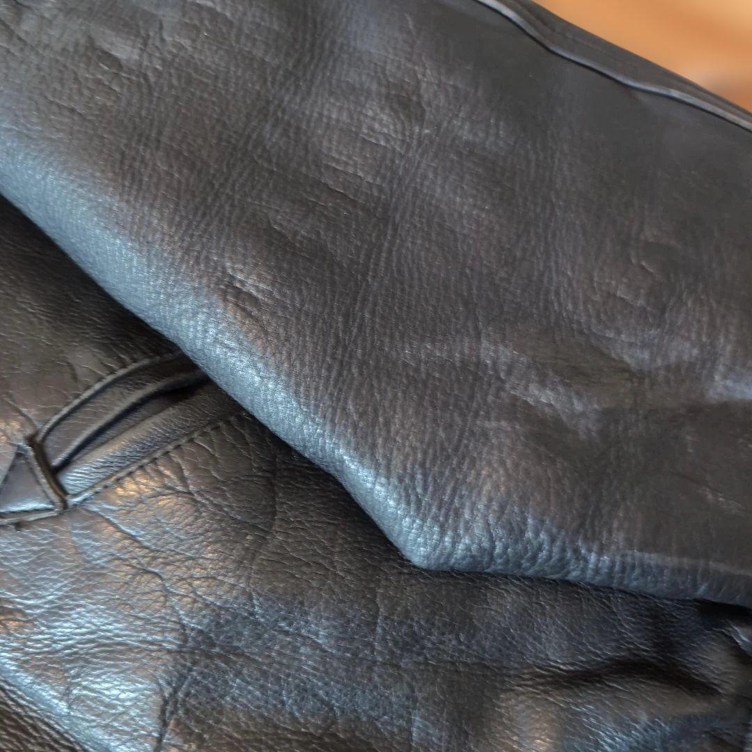 色々難あり。 AVIREX アヴィレックス スタジャン 牛革 アーチロゴ 黒 S