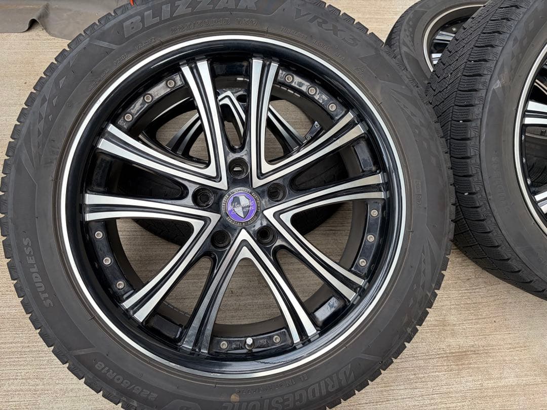 スタッドレスタイヤ　18インチ　 ブリヂストン　ブリザックVRX3