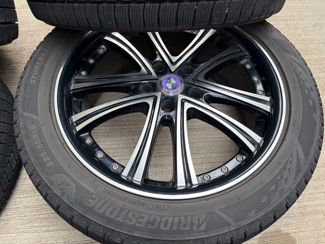 スタッドレスタイヤ　18インチ　 ブリヂストン　ブリザックVRX3