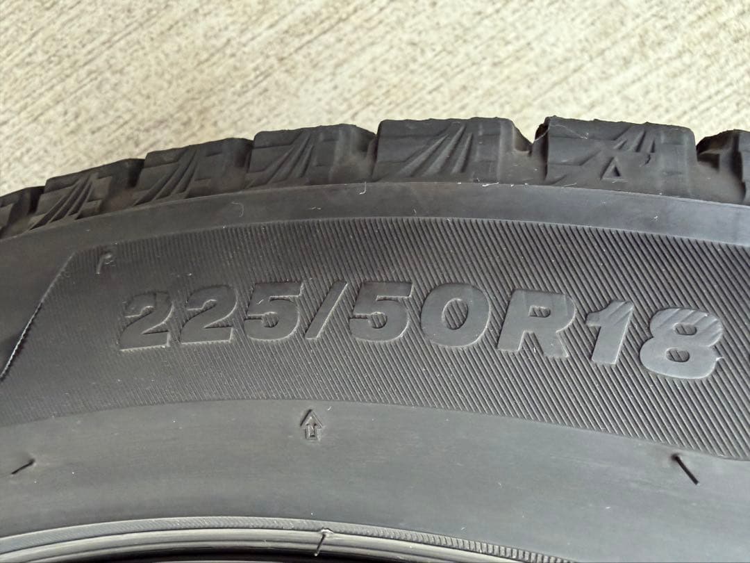 スタッドレスタイヤ　18インチ　 ブリヂストン　ブリザックVRX3