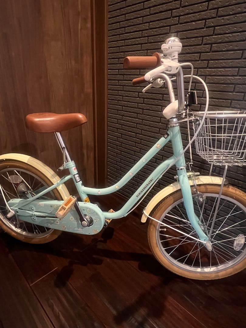《大幅値下げ》すみっコぐらし　自転車　18インチ　補助輪・ヘルメット付き