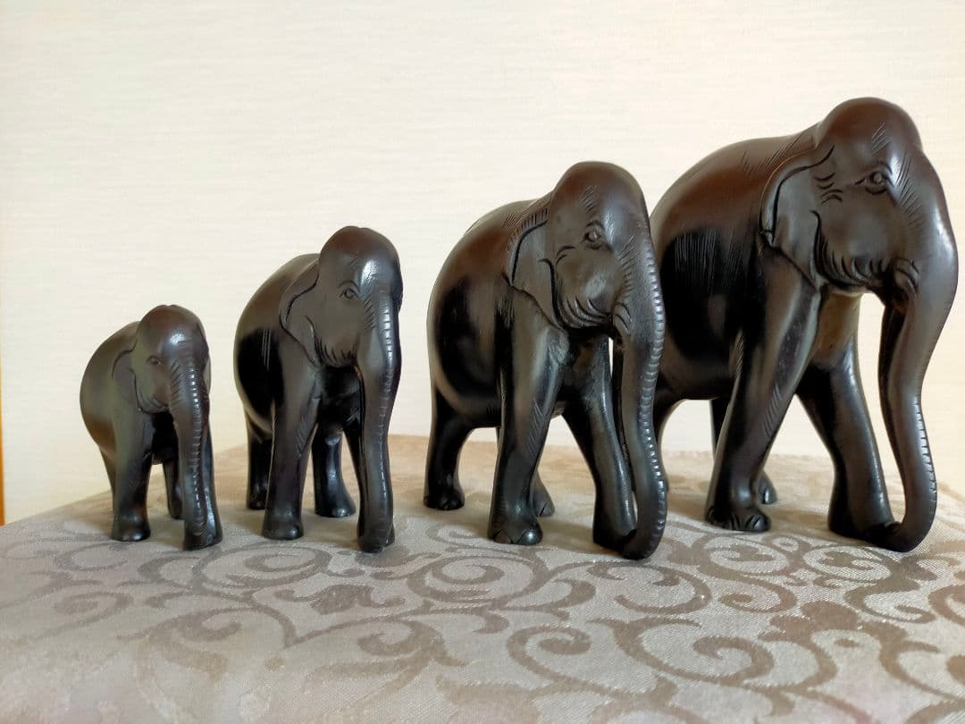 【再値下げ】インド象の置物（木彫りの置物です）