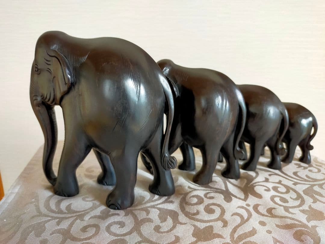 【再値下げ】インド象の置物（木彫りの置物です）