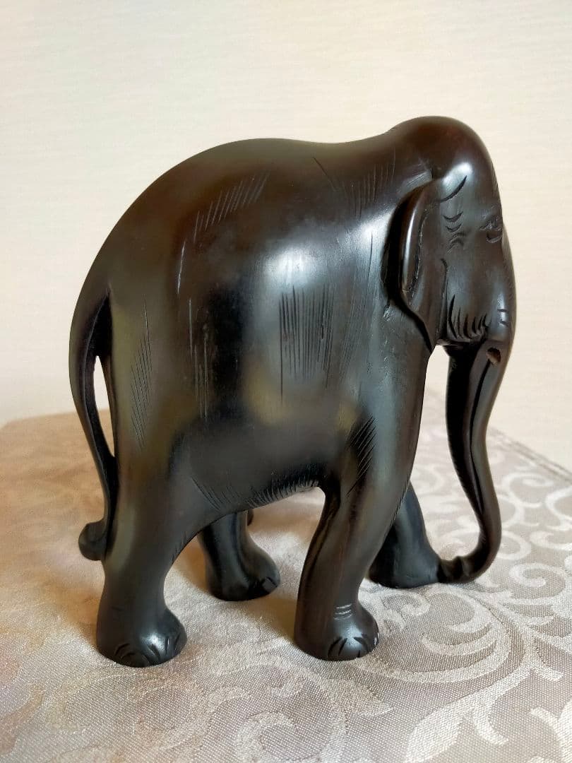 【再値下げ】インド象の置物（木彫りの置物です）