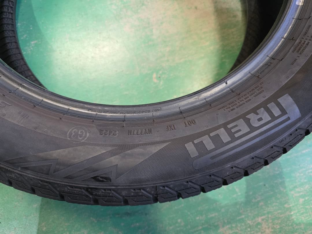 195/60R17 4本 スタッドレス ピレリアイスゼロアシンメトリコプリウス