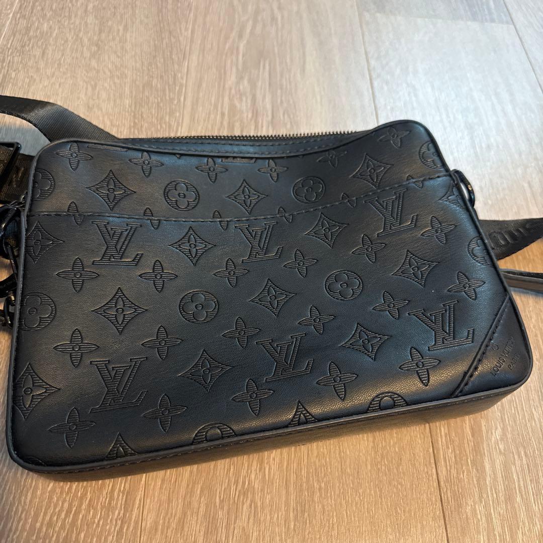 Louis Vuitton ブラック メッセンジャーバッグ
