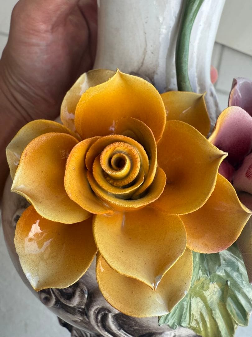 陶器製アートフラワー花瓶　カポディモンテ