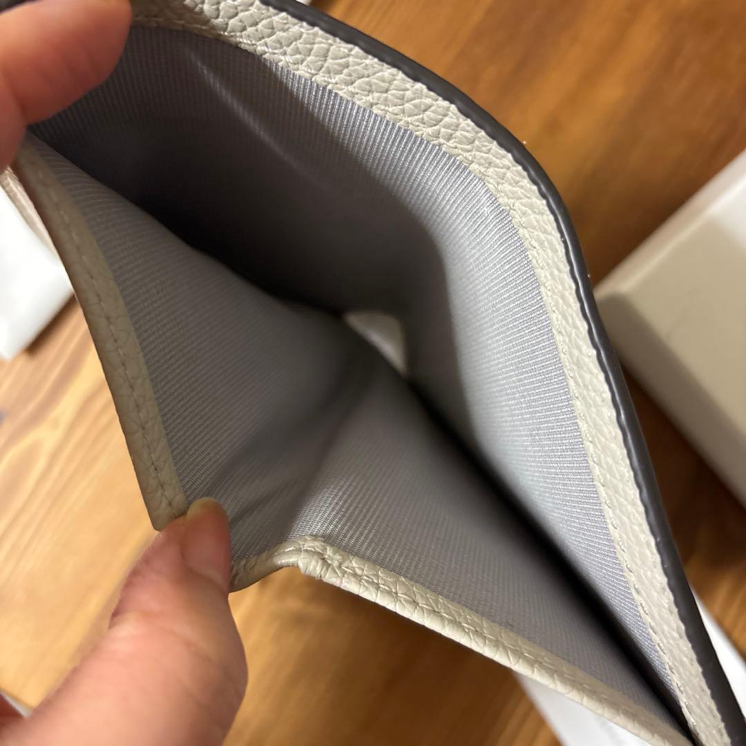 【美品】FURLA 二つ折り財布　グレー