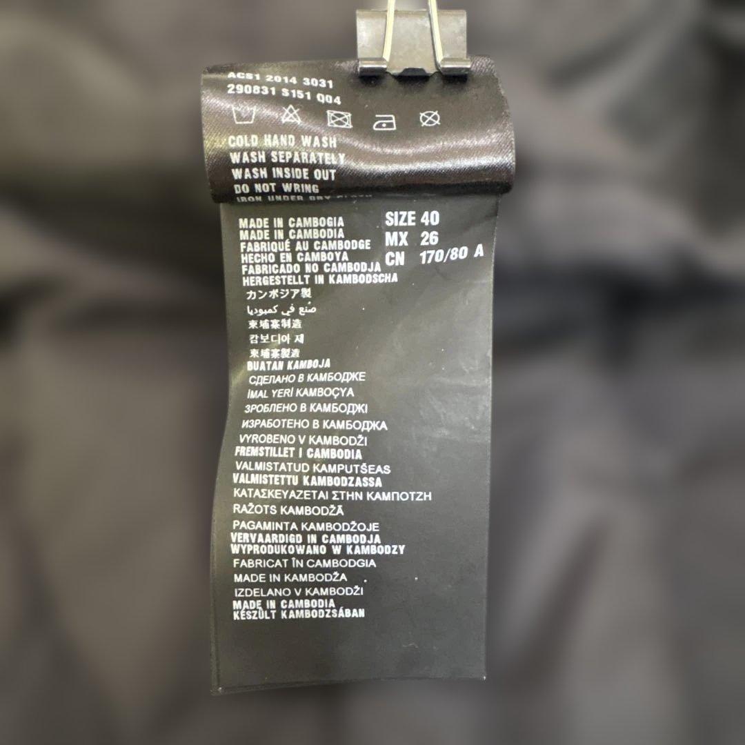 PRADA ライトダウン ブラック ダウンジャケット 三角プレート ノーカラー