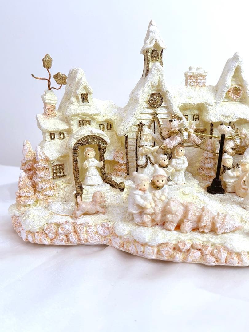 クリスマス村の置物 サンタとトナカイ付き