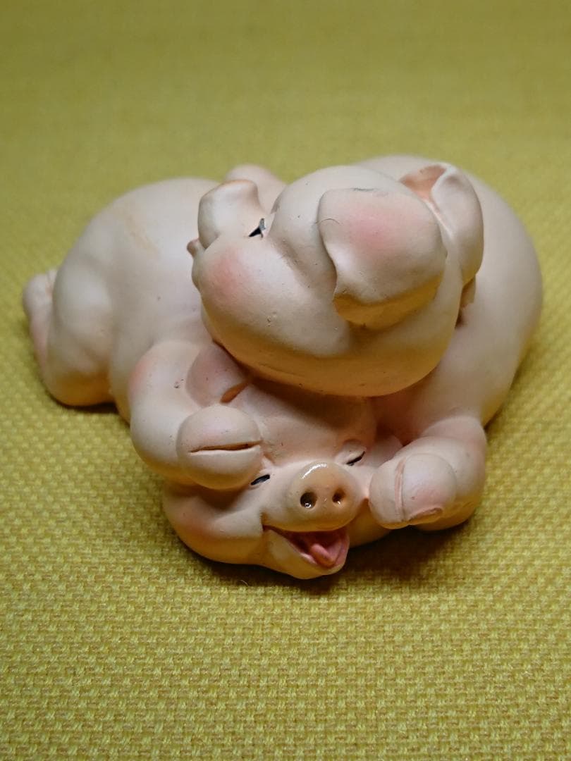 ブタ　豚　子豚　陶器　オブジェ　置物　インテリア　工芸品　美術品　A1710