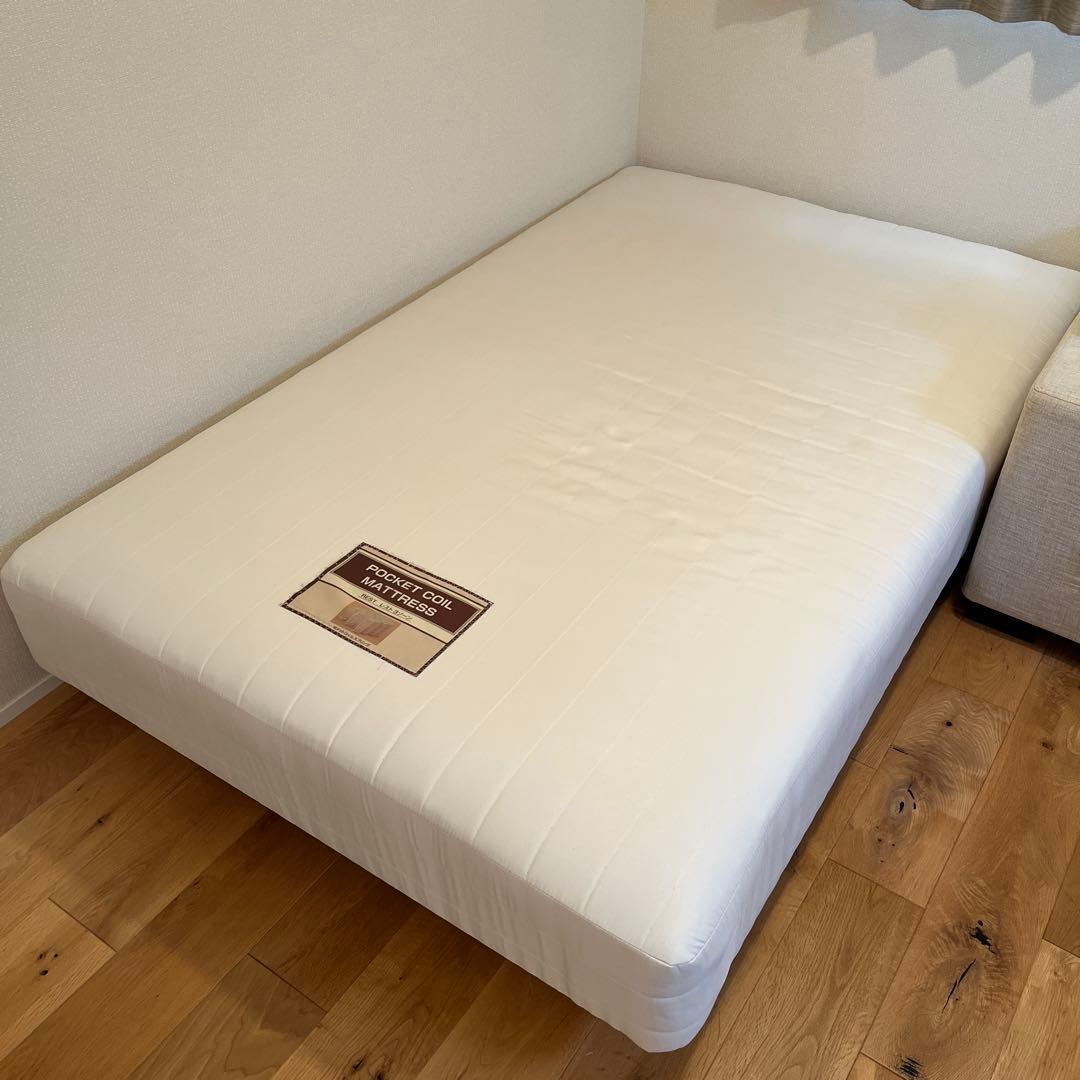 送料込み！ ニトリ スプリングマットレス 脚付 セミダブル