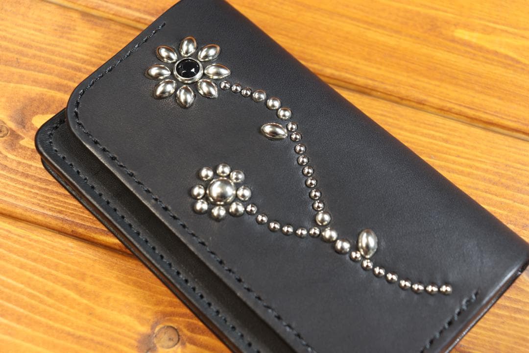 フラワースタッズ　ミドルトラッカーウォレット 　ハトメ小判カン付き